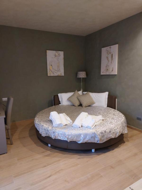 Notti O' Tunn Luxury Rooms In Centro Geraci Siculo Zewnętrze zdjęcie