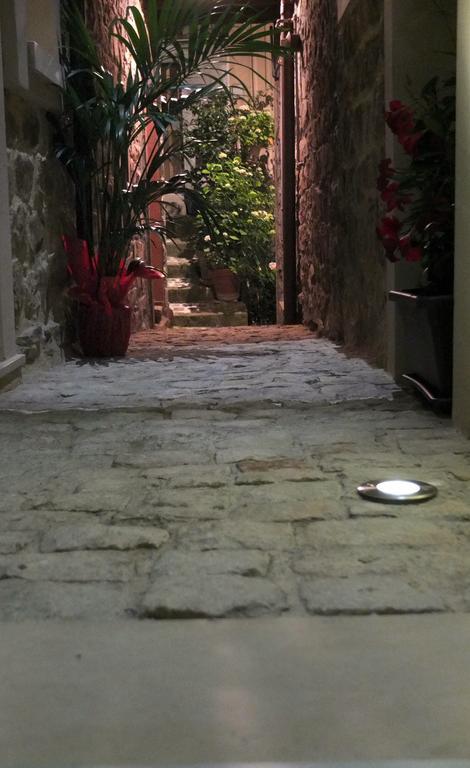 Notti O' Tunn Luxury Rooms In Centro Geraci Siculo Zewnętrze zdjęcie