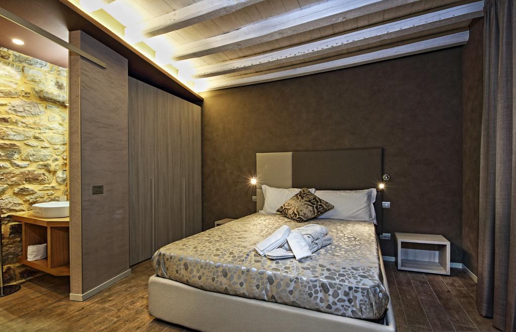 Notti O' Tunn Luxury Rooms In Centro Geraci Siculo Zewnętrze zdjęcie