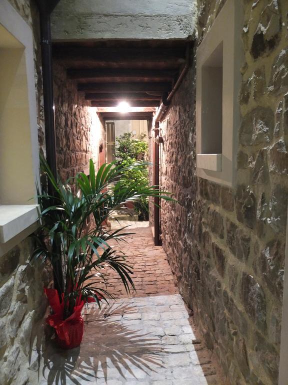 Notti O' Tunn Luxury Rooms In Centro Geraci Siculo Zewnętrze zdjęcie
